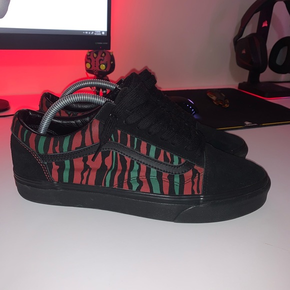 COPY - ATCQ x Vans - Picture 1 of 3